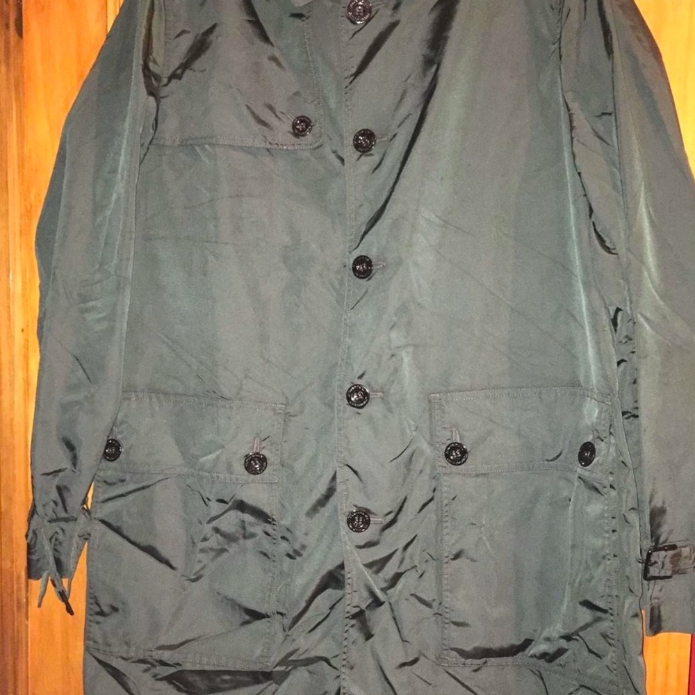 Men’s Authentic Burberry military trench
Large 
Brand new No tags